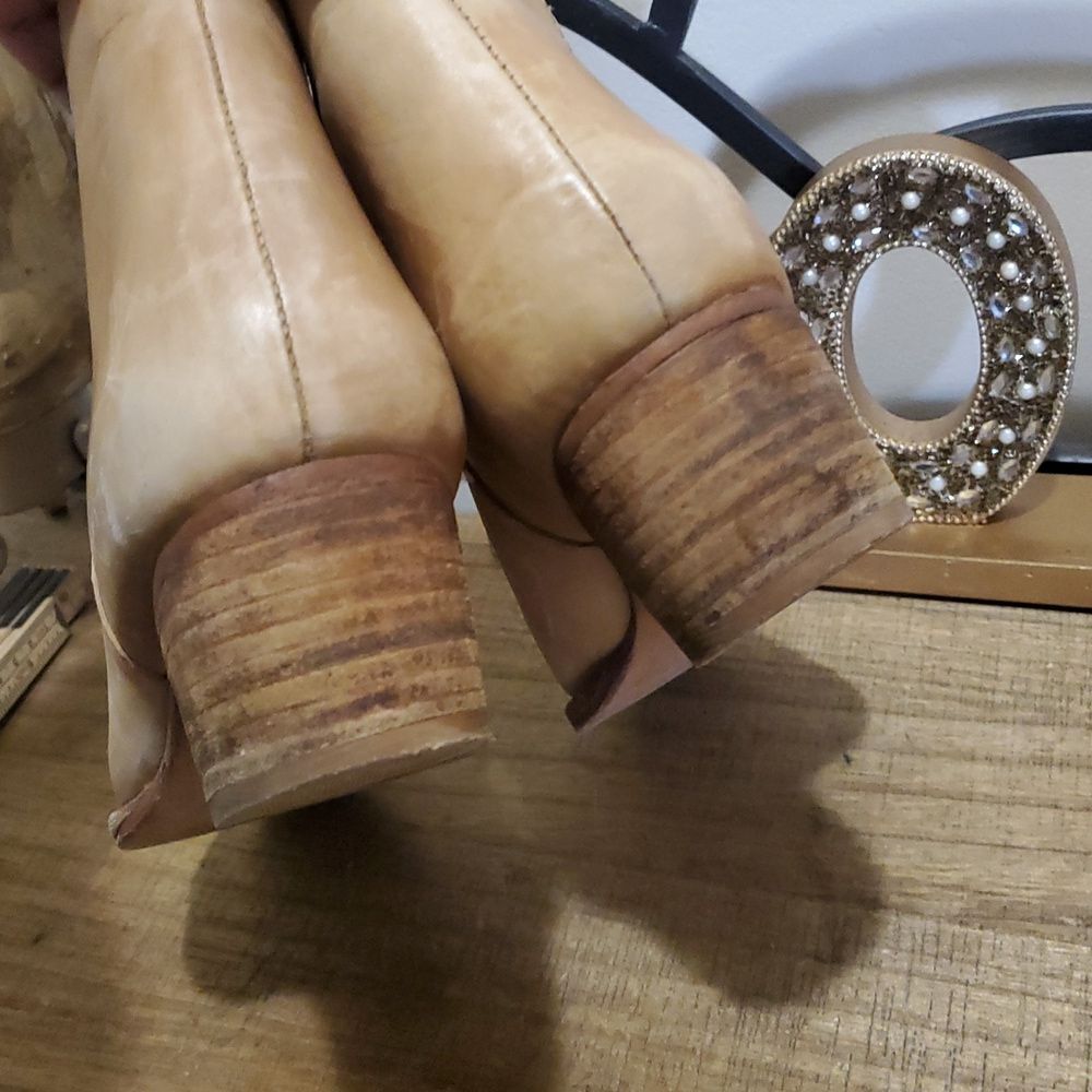 Free People Charm Double V Tan Buttery Soft Leather Slip On Booties US 8.5 Boho - Picture 7 of 10